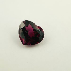 Rose Garnet 3.9 CT