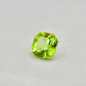 Natural Peridot Octogon  3.1 ct